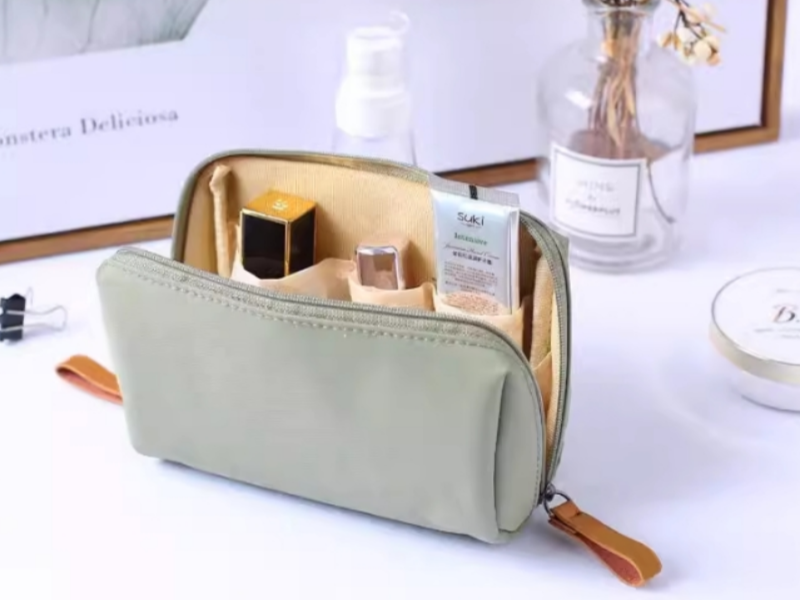 Cosmetic bag 15