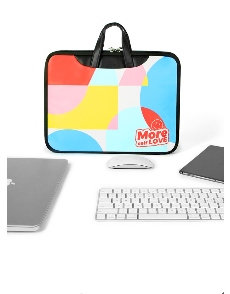 girl's fashion laptop bag scene show